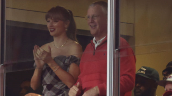 Taylor Swift Awkwardly Ignored By Bill Belichick On Manningcast