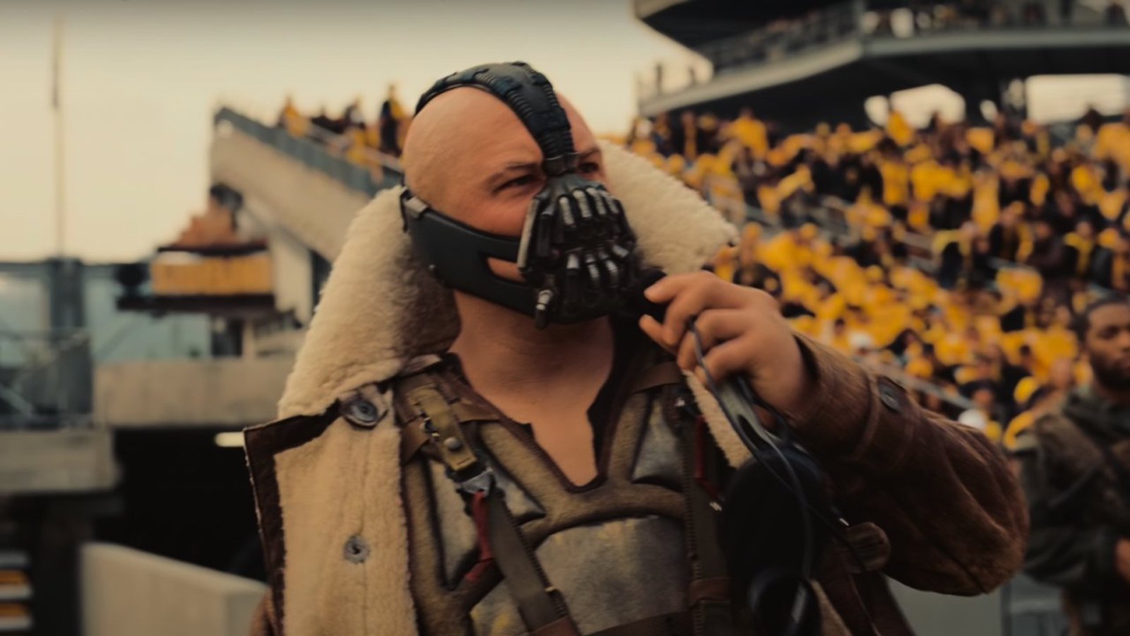 Tom Hardy Explains Complex Origin Of His Bane Voice (Video)