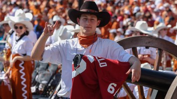 Texas LB Involved In Baker Mayfield Flag Stunt Claims He Wasn’t Trying To Disrespect The QB