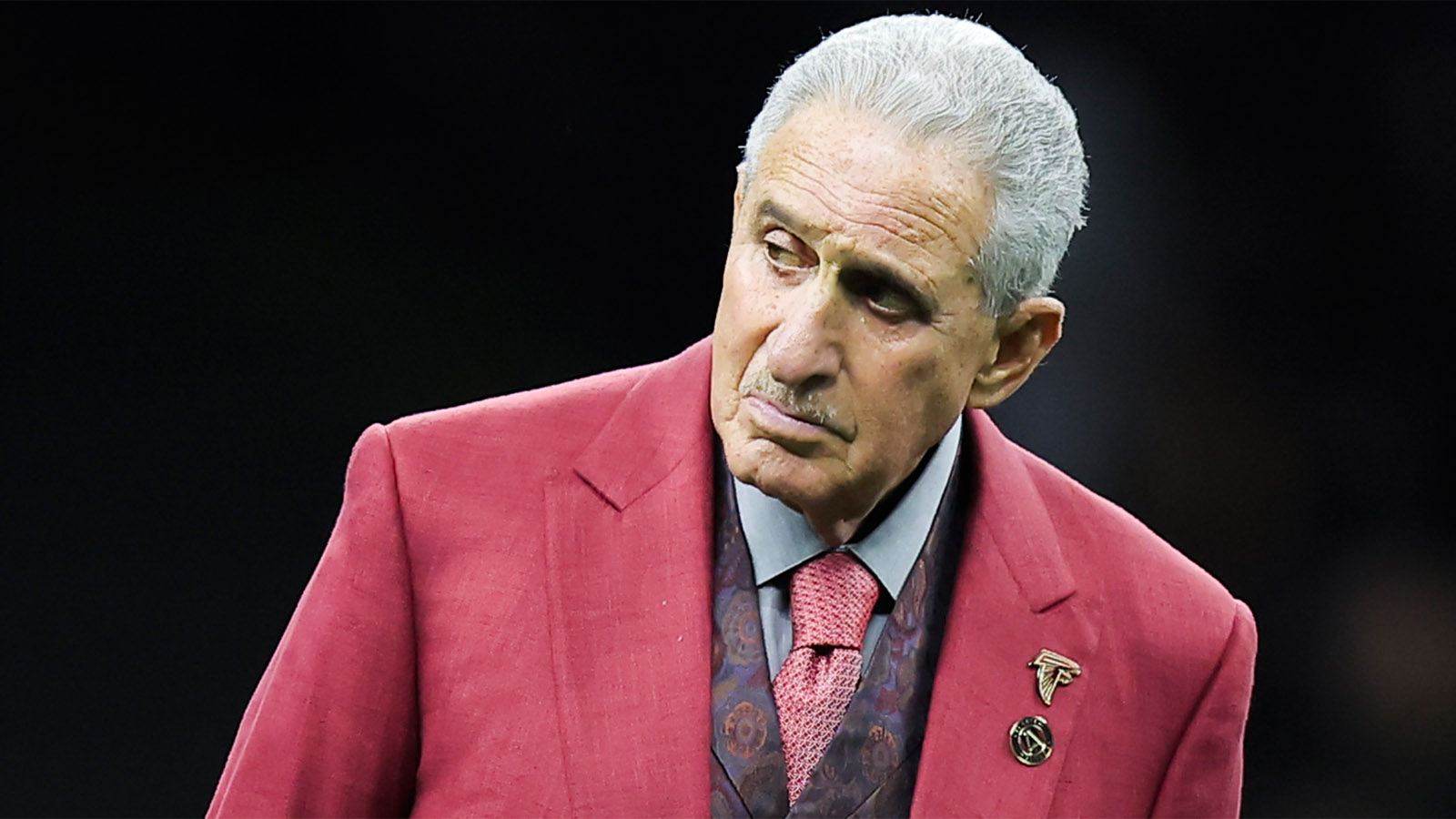 Atlanta Falcons Owner Arthur Blank Sued By Two Flight Attendants Atlanta falcons owner arthur blank sued by two flight attendants