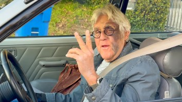 Reddit Sleuth Uncovers The Truth Behind Jay Leno’s Brutal Injuries To His Face, Wrist And Fingernails