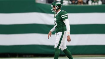 Jets Fans Fully Turn On Aaron Rodgers, Calls Grow For Him To Be Benched Or Cut