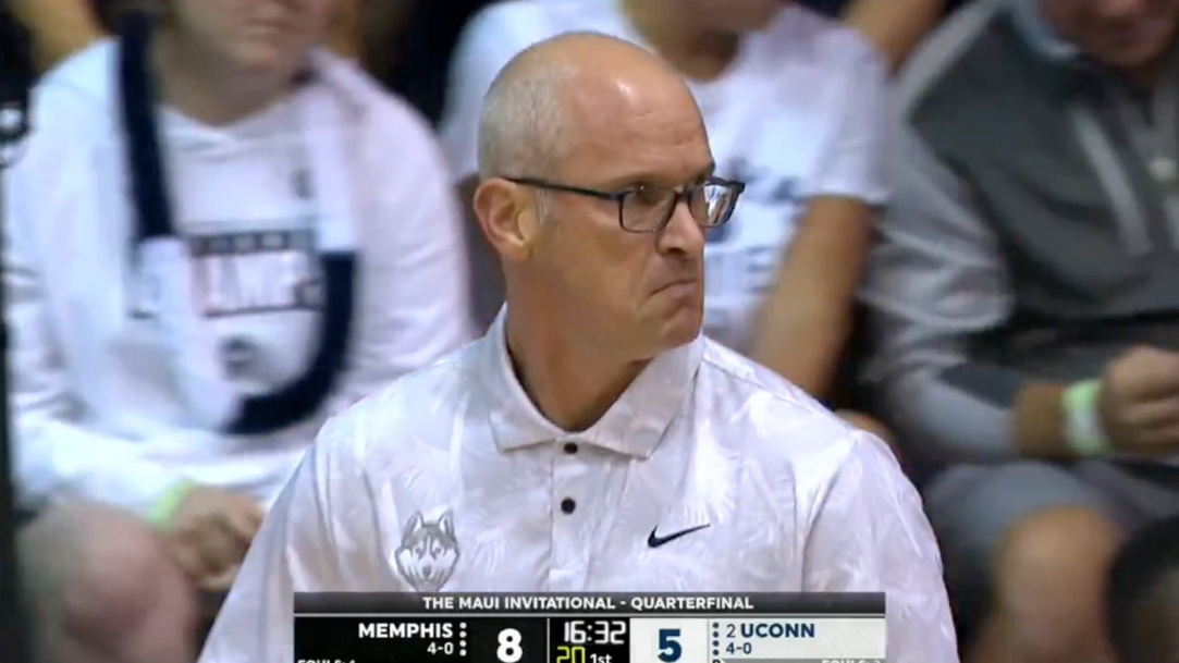 Dan Hurley Maui Referee Angry Yell Melt Down