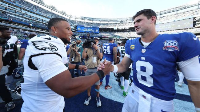 daniel jones and saquon barkley shaking hands