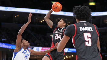 One-Armed College Basketball Player Throws Down MONSTER Dunk During Massive Upset Win