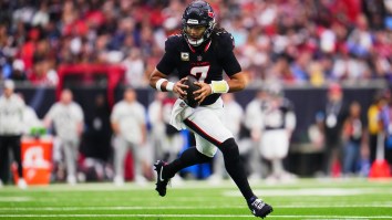 Spend $10 on the Texans vs Dolphins and Get $30 in Free Wagers!