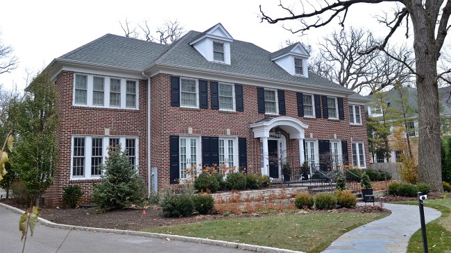 Home Alone house located at 671 Lincoln Avenue in Winnetka Illinois