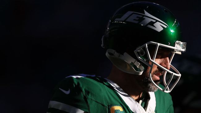 aaron rodgers in a jets helmet