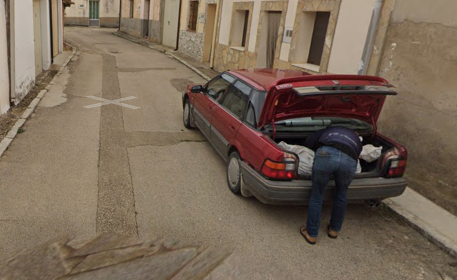 Google Street View captures alleged murder suspect in Spain