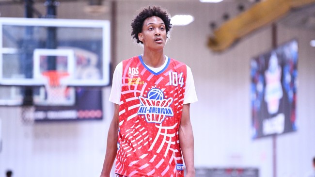 Green Bay basketball player Isaiah Miranda on the floor.