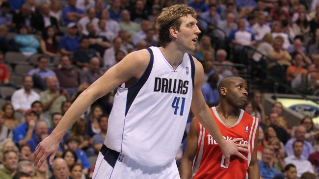 Dirk Nowitzki and Earl Boykins