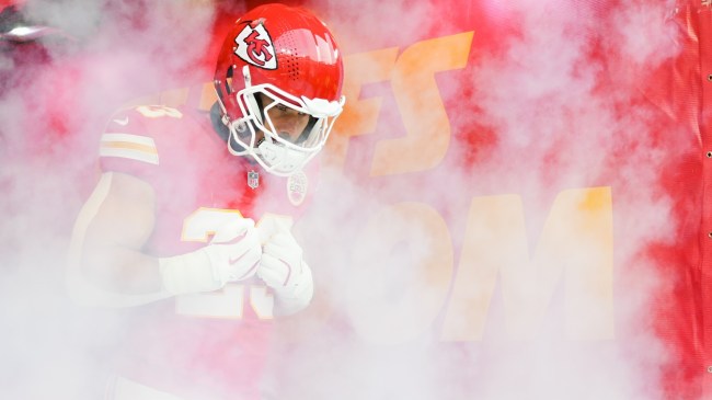 Kansas City Chiefs LB Drue Tranquill runs onto the field.