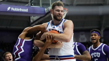 Kansas Coach Bill Self Scolds College Basketball Villain Hunter Dickinson For Obnoxious Technical Foul