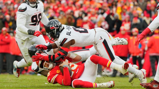 patrick mahomes getting tackled by texans