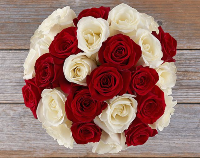 Queen of Hearts bouquet; shop Valentine's Day flowers at Bouqs