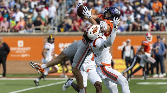WR Jack Bech catches a pass at the Senior Bowl.