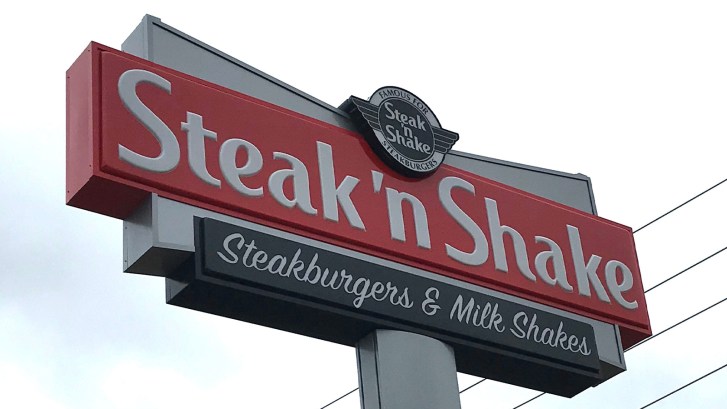 Steak 'n Shake sign