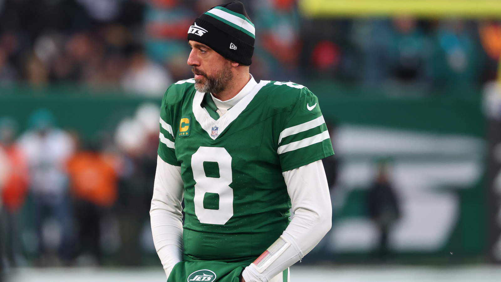 aaron-rodgers-with-jets.jpg