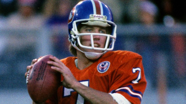 Broncos QB John Elway