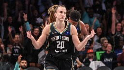 Sabrina Ionescu Throws Elbow At High School Kid During Heated Moment Of Manila Exhibition Game