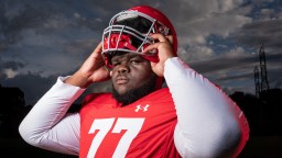 Florida Football’s 400-Pound Freshman Is So Freakishly Fast That He Might Play Running Back