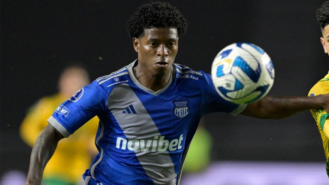 Emelec-midfielder-Jackson-Rodriguez-Ecuador-soccer-player
