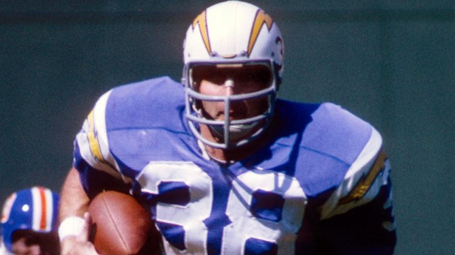 Chargers TE Jacque MacKinnon