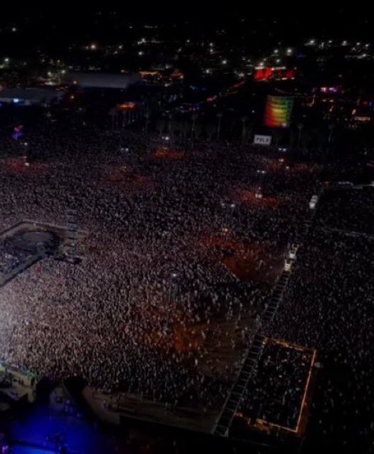 Green Day Coachella Crowd