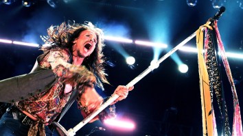 Steve Tyler’s Daughter Says Scarves Tied To His Mic Stand Served A Hidden (And Drug-Related) Purpose
