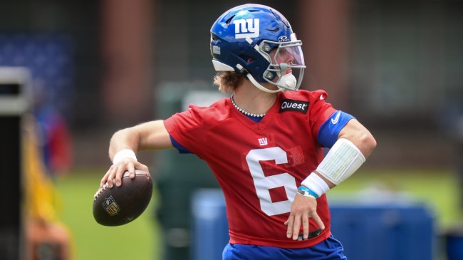 New York Giants QB Jaxson Dart throws a pass in training camp.