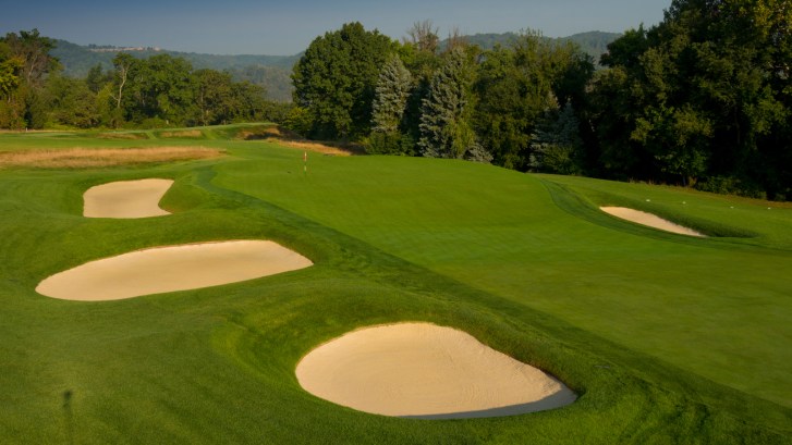 16th hole green at Oakmont Country Club