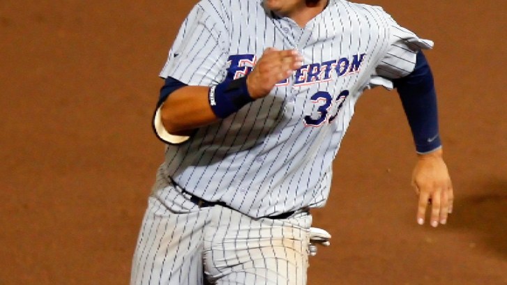 Cal State Fullerton baserunner