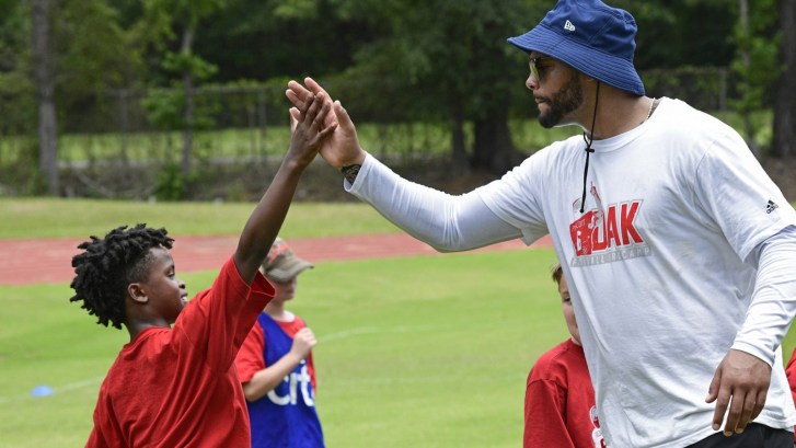 Dak Prescott hand size