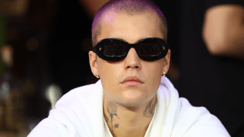 Justin Bieber Loses His Mind At Paparazzi Outside California Restaurant In Viral Video