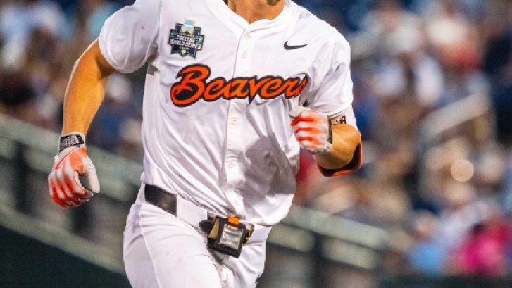 Oregon State baseball baserunner
