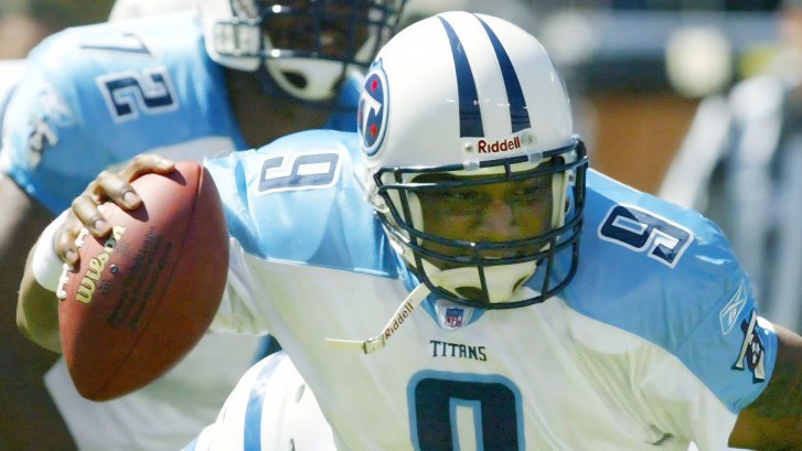 Steve McNair huge hands