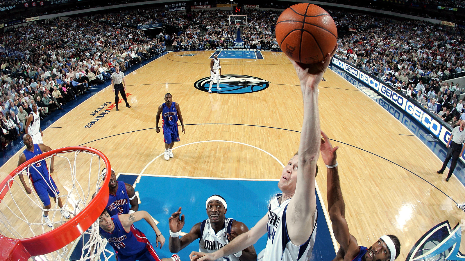 Shawn Bradley one of the tallest NBA players of all time