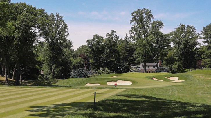 10th hole at Winged Foot