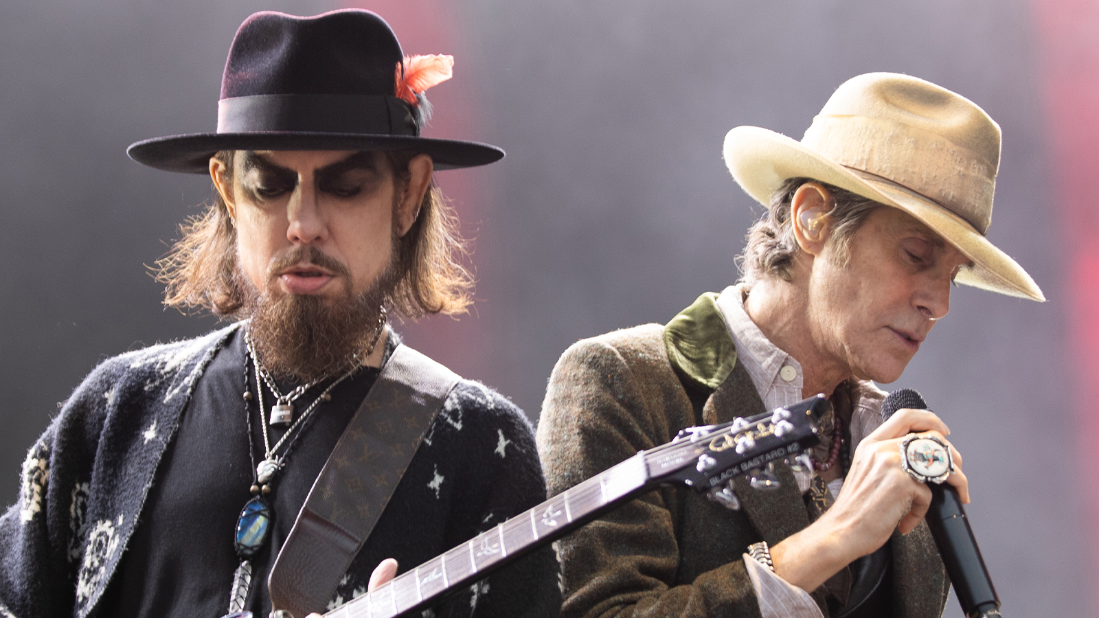 Dave Navarro Files Huge Lawsuit Against Bandmate Over Fight