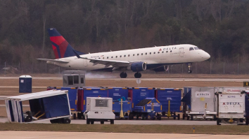 Delta Airlines Pilot Mysteriously Arrested By Homeland Security Immediately After Landing In California