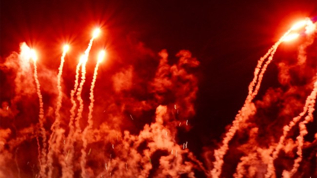 fireworks-in-the-evening-sky