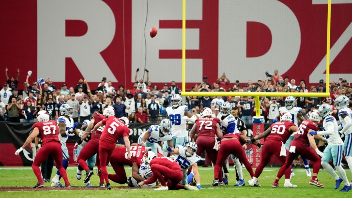 Arizona Cardinals kicker Matt Prater kicks 62 yard field goal
