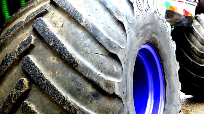 monster-truck-tire