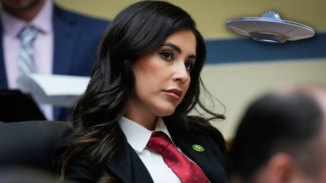 Anna-Paulina-Luna-UFO