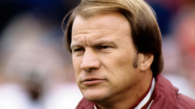 Oklahoma coach Barry Switzer