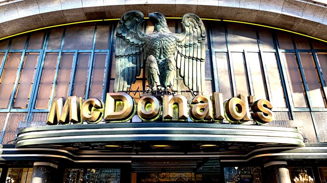 mcdonalds-Imperial-restaurant-portugal