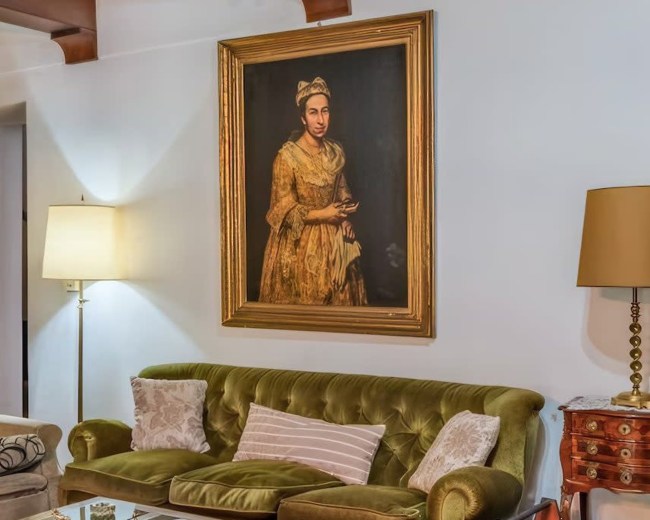 Portrait of a Lady, a painting stolen by the Nazis, in a real estate listing in Argentina