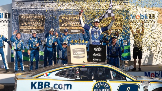 Chase Elliott NASCAR Kansas