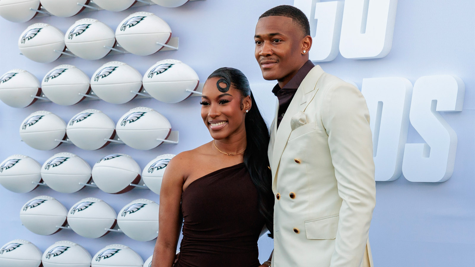 DeVonta Smith's Fiancee Mya Makes Fan Battling Cancer's Day