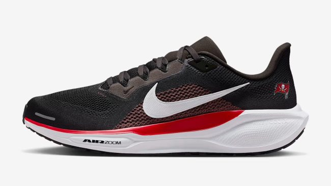 Pegasus 41 shoes for Buccaneers